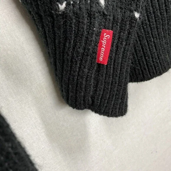 SUPREME - New York Skyline Stitch Knit Sweater White & Black FW20 sz L - Picture 8 of 8